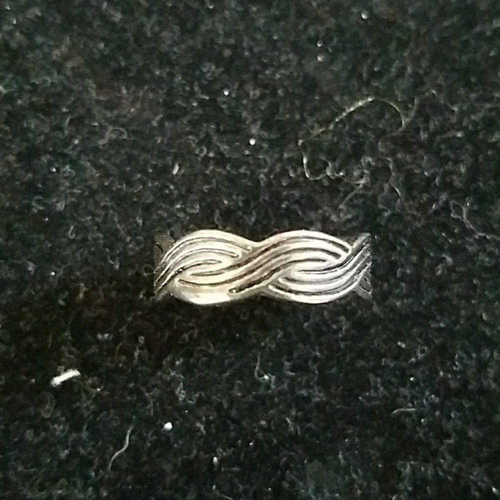 Black/Silver Ring Size 9 Weave Design Fashion Accessory